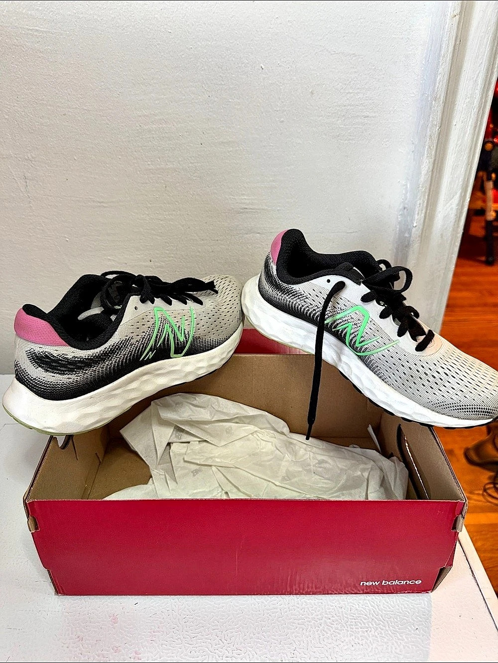 New Balance Fresh Foam 1080 Athletic Shoes US 5.5 Like New